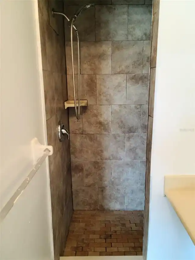 Listing Photo 14