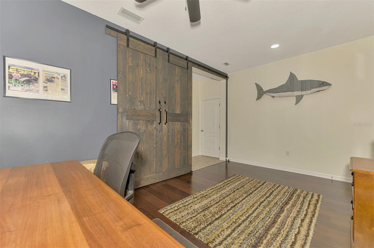 Listing Photo 11