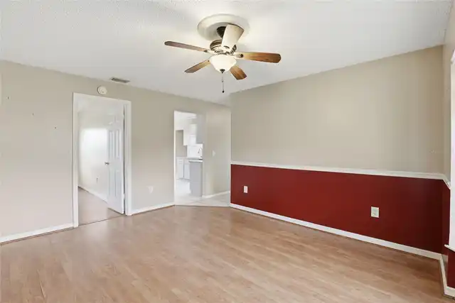 Listing Photo 14