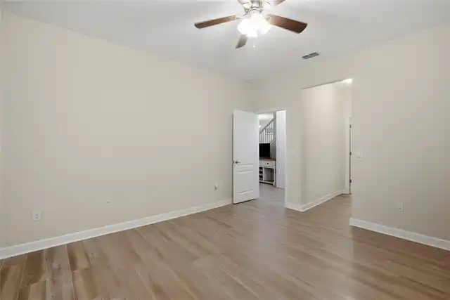 Listing Photo 17