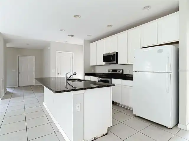 Listing Photo 16