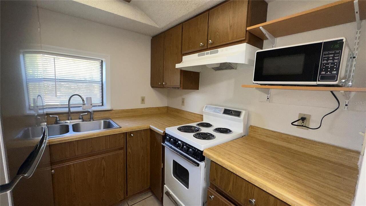 Listing Photo 9
