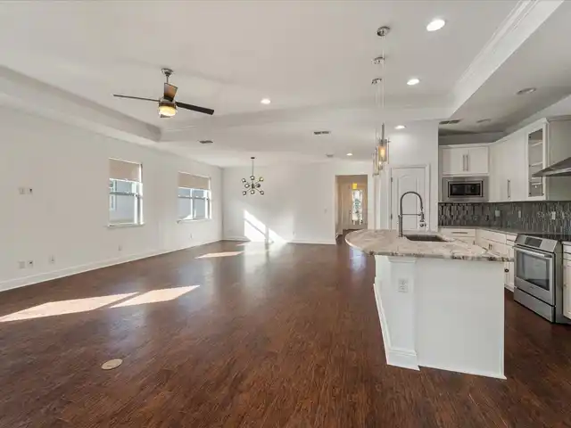 Listing Photo 7
