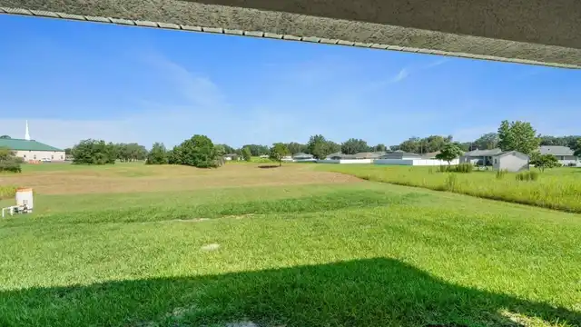Listing Photo 16