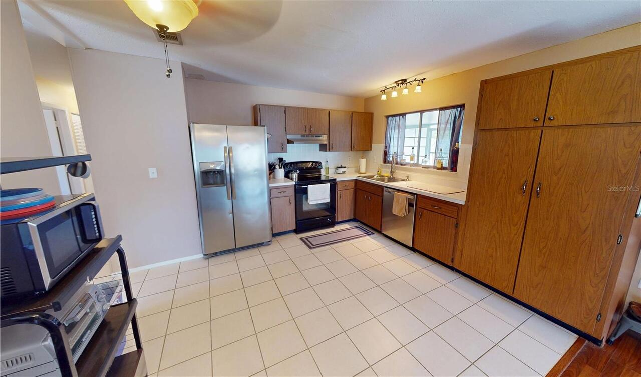 Listing Photo 8