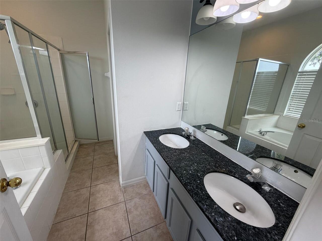 Listing Photo 12
