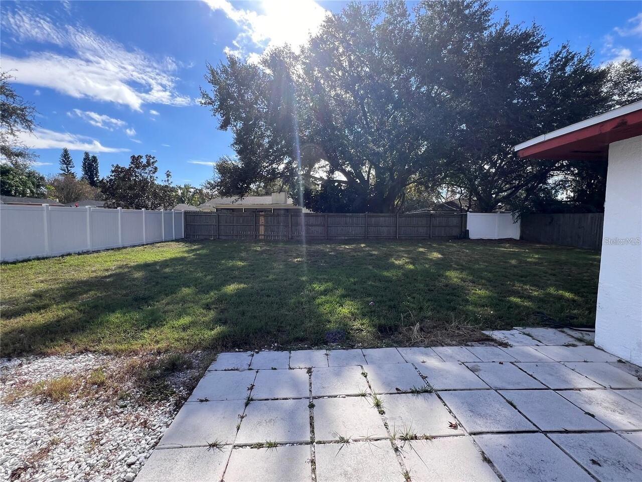 Listing Photo 11