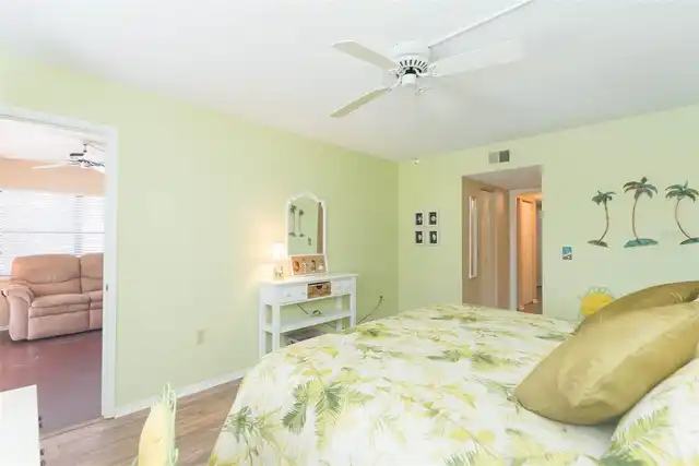 Listing Photo 23