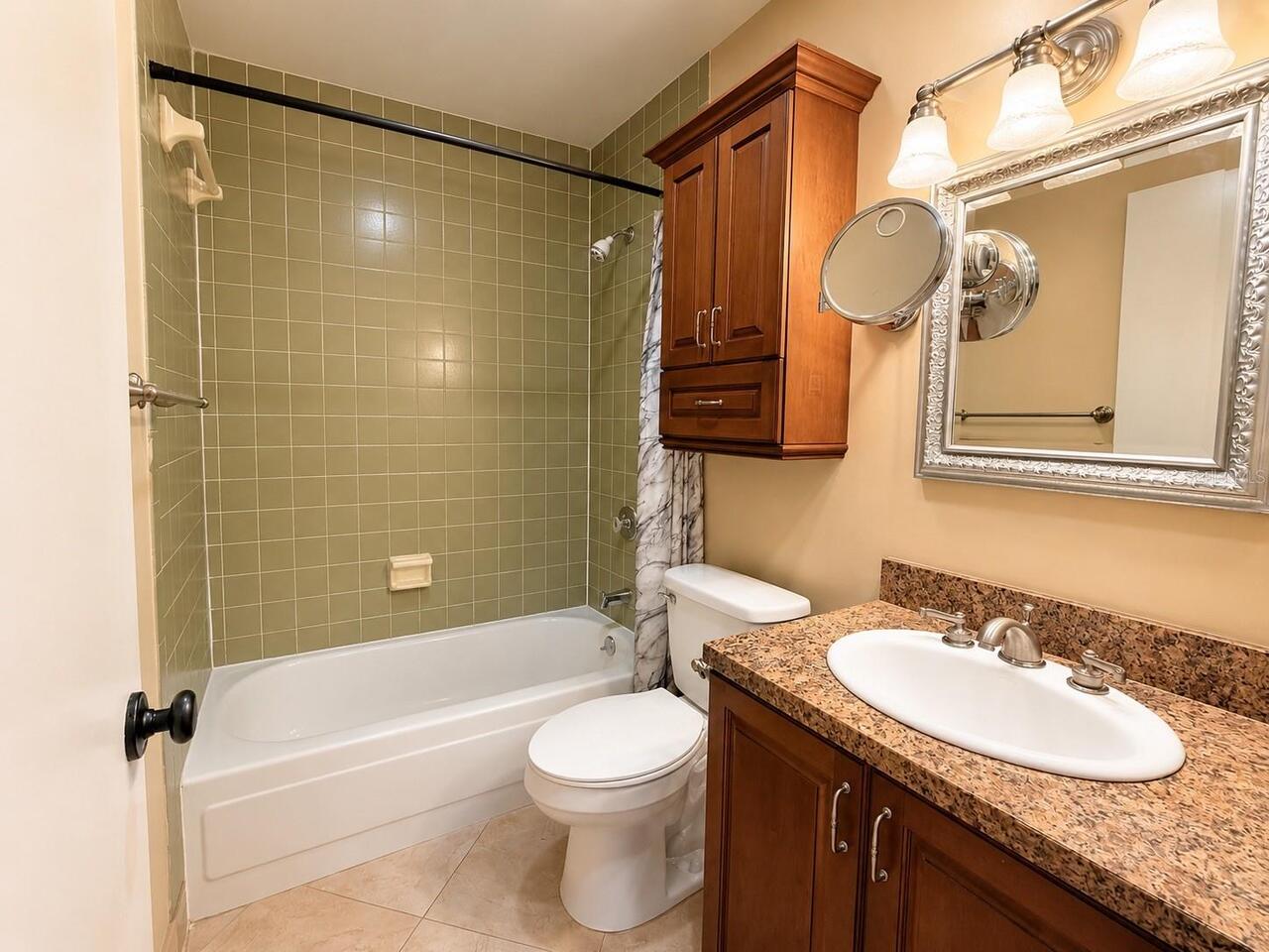 Listing Photo 9