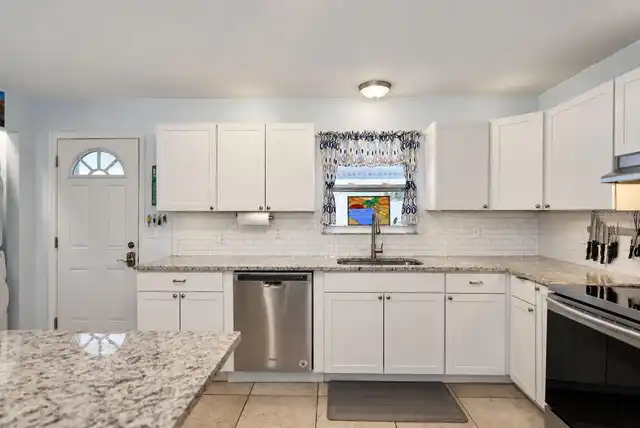 Listing Photo 11