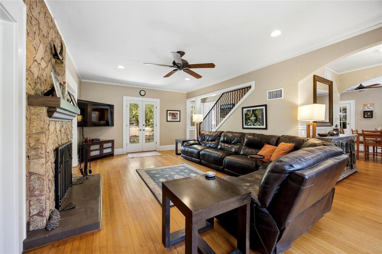 Listing Photo 12