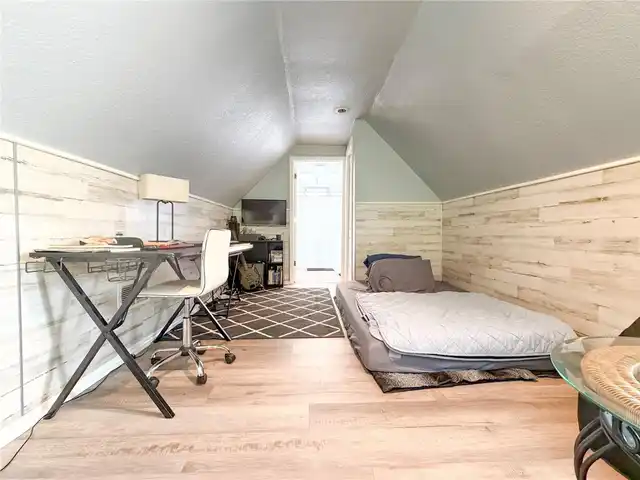Listing Photo 25