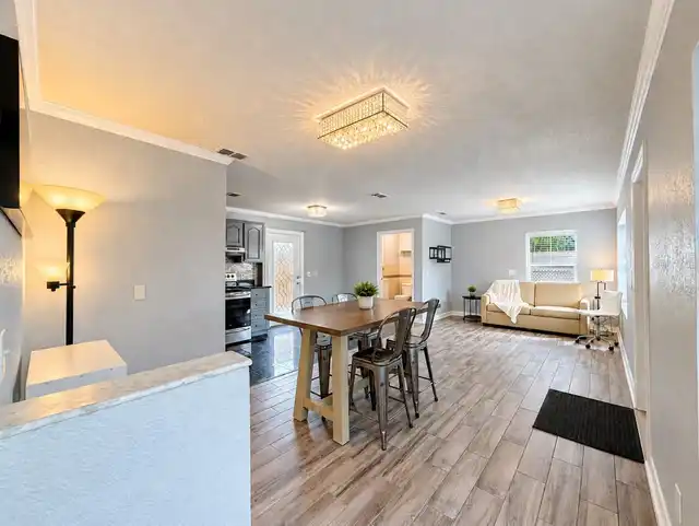 Listing Photo 7