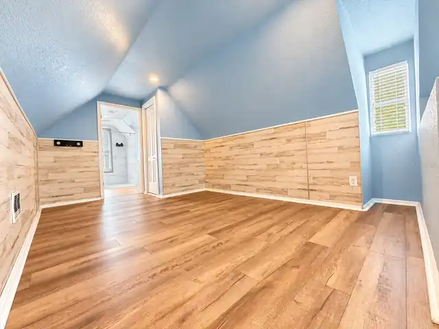 Listing Photo 33