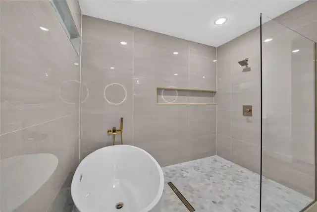 Listing Photo 43