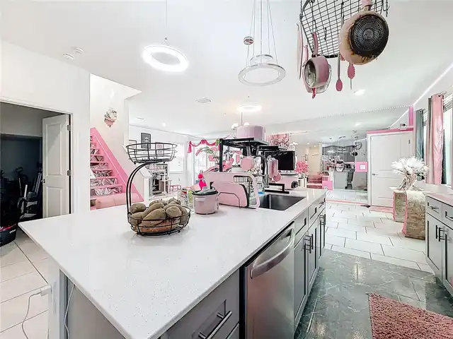 Listing Photo 16