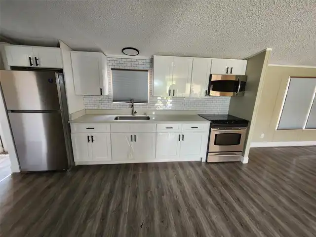 Listing Photo 10