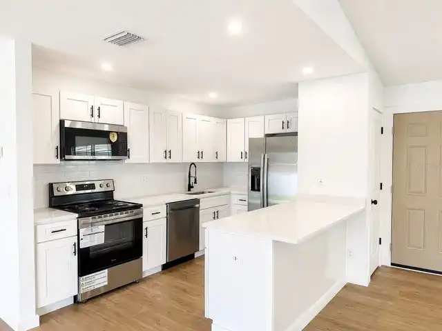 Listing Photo 8