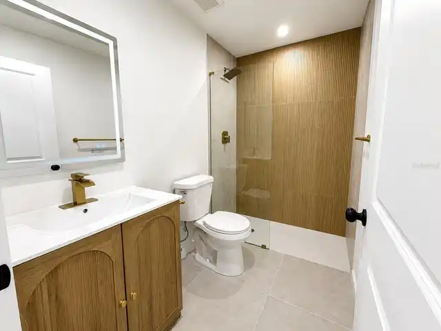Listing Photo 11