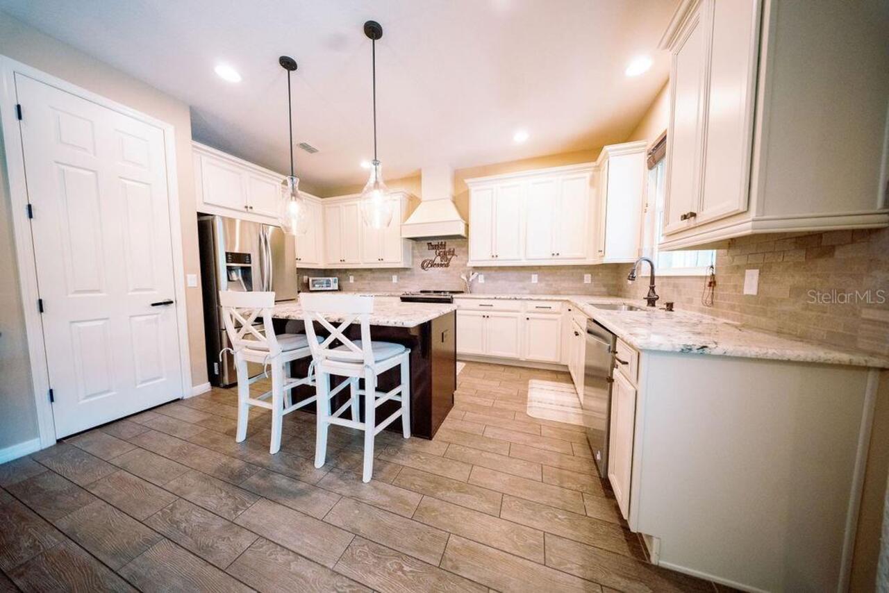 Listing Photo 11