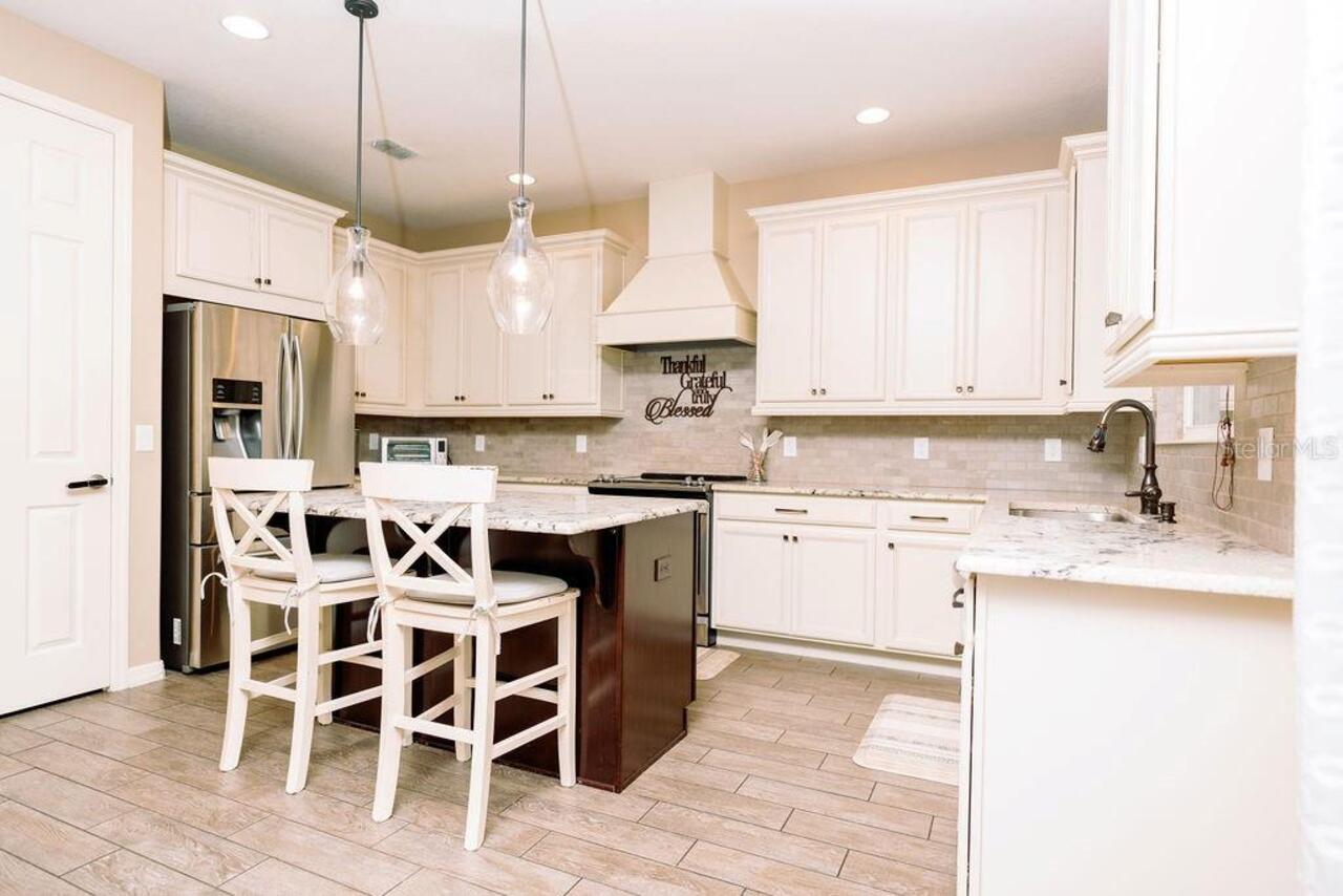 Listing Photo 12