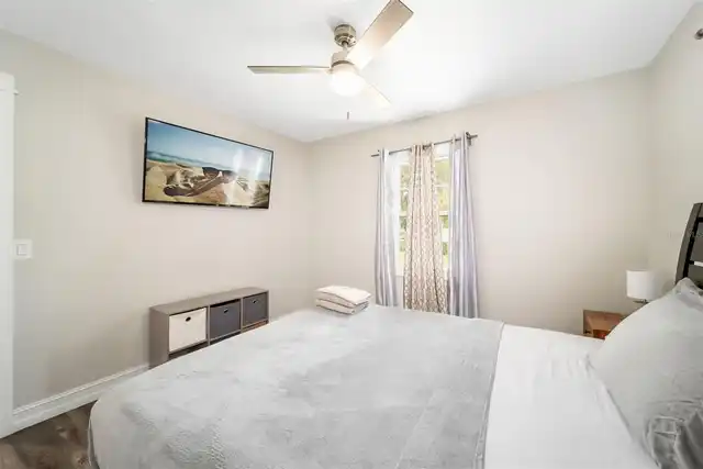 Listing Photo 17