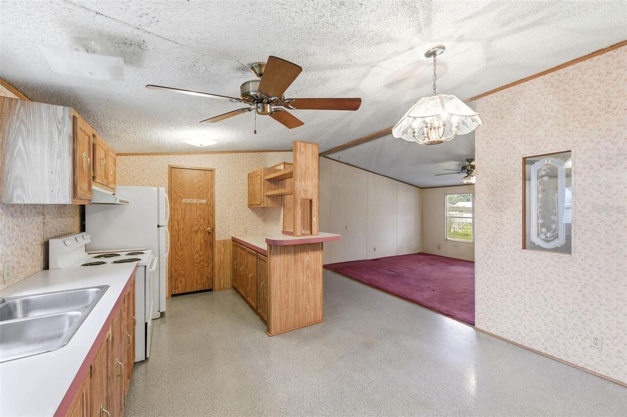 Listing Photo 9