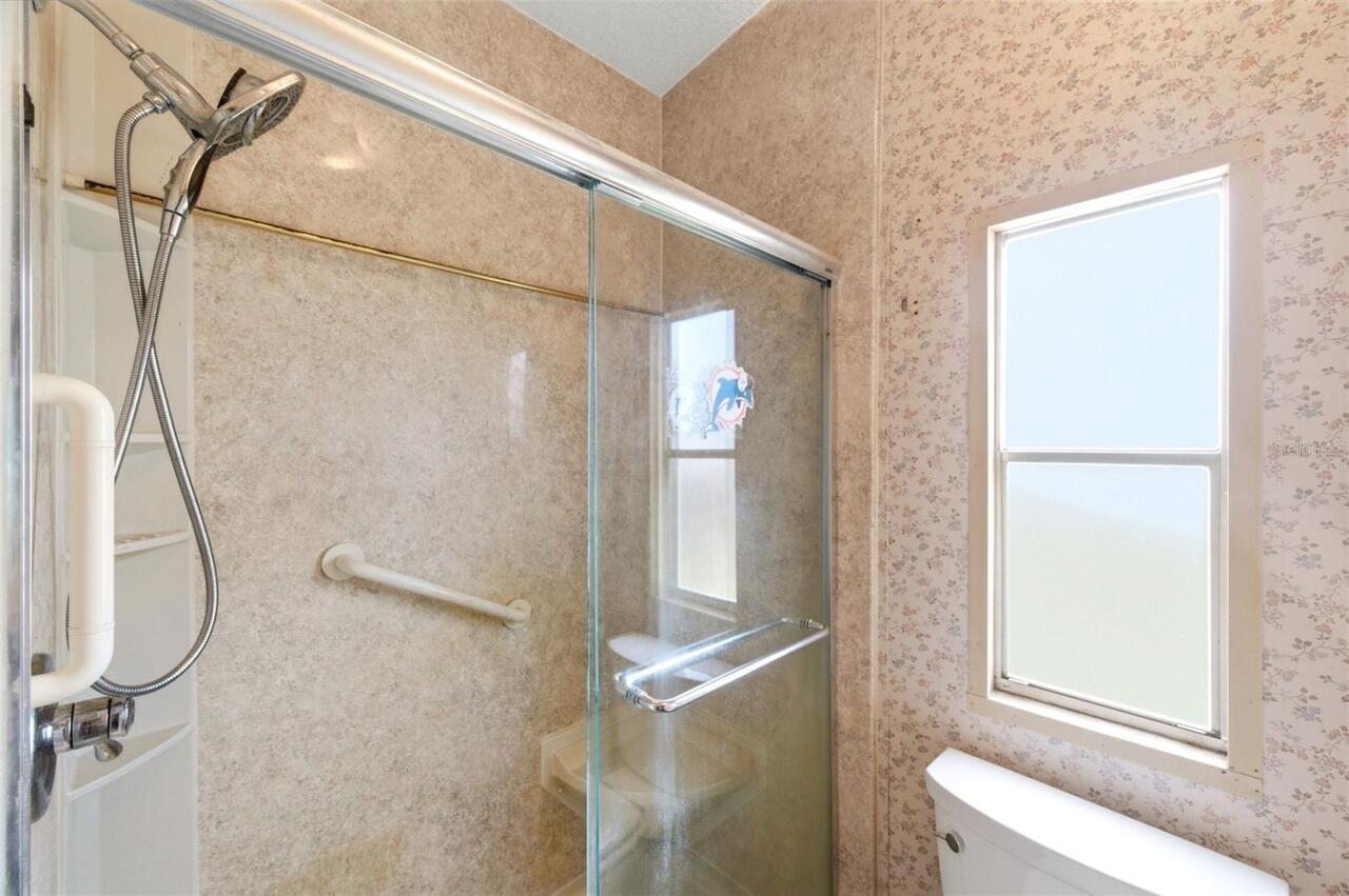 Listing Photo 14