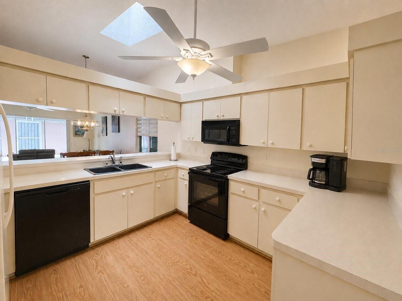 Listing Photo 8