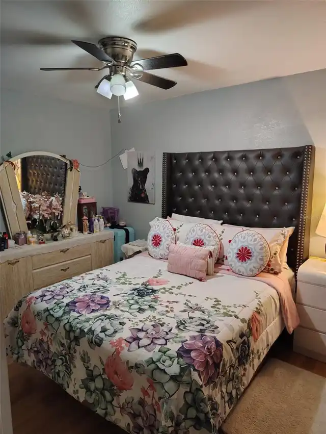 Listing Photo 8