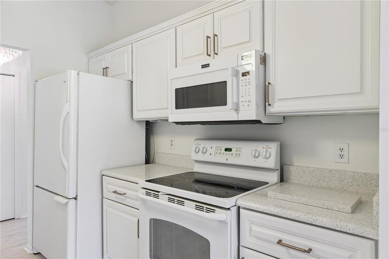 Listing Photo 8