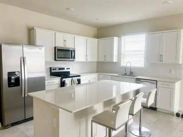 Listing Photo 5