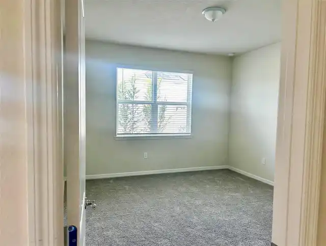 Listing Photo 7
