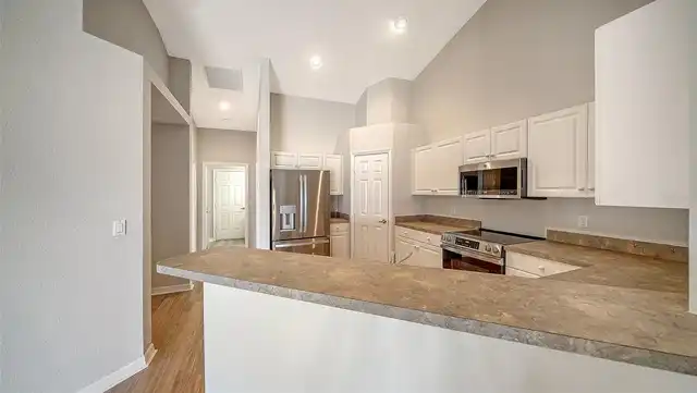 Listing Photo 16