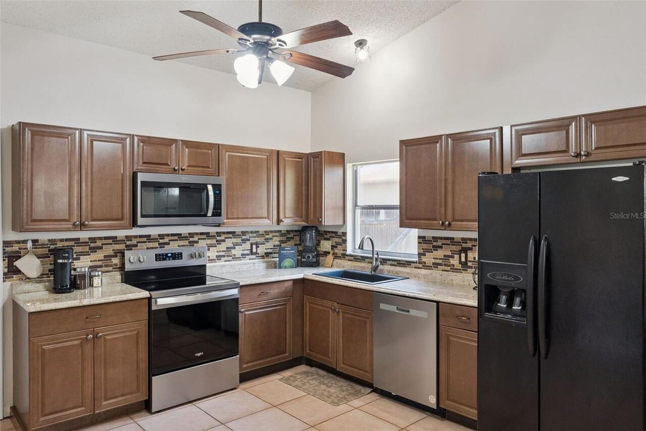 Listing Photo 11