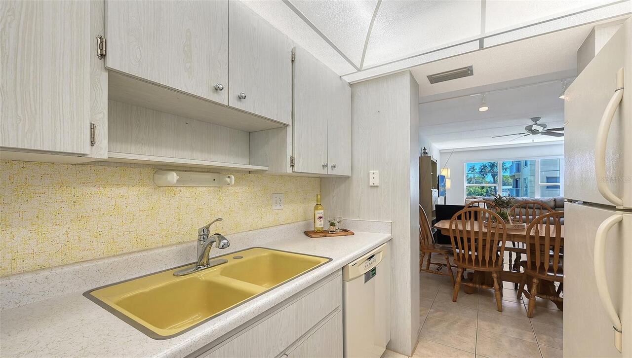 Listing Photo 11