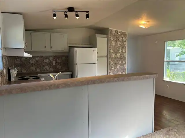 Listing Photo 7