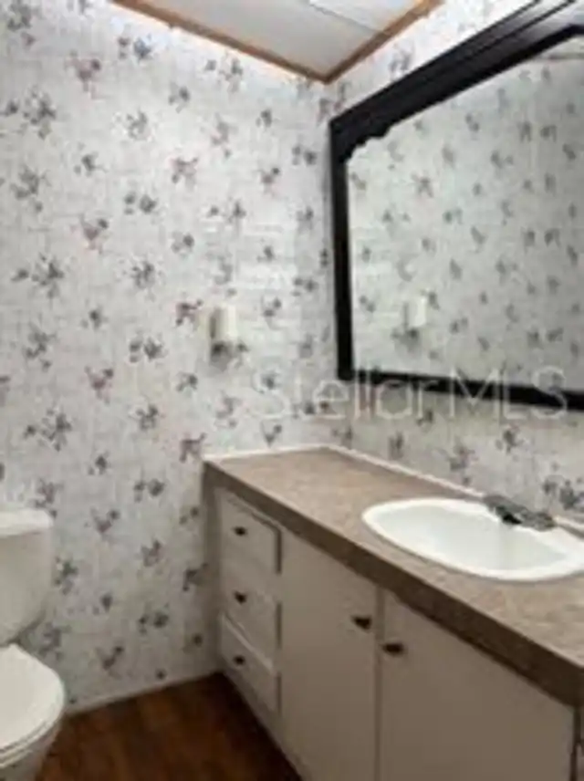 Listing Photo 11