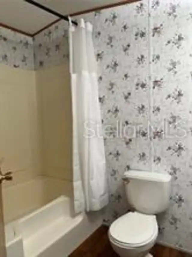 Listing Photo 12