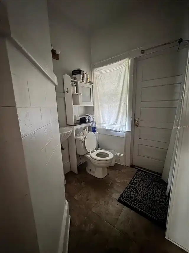 Listing Photo 9