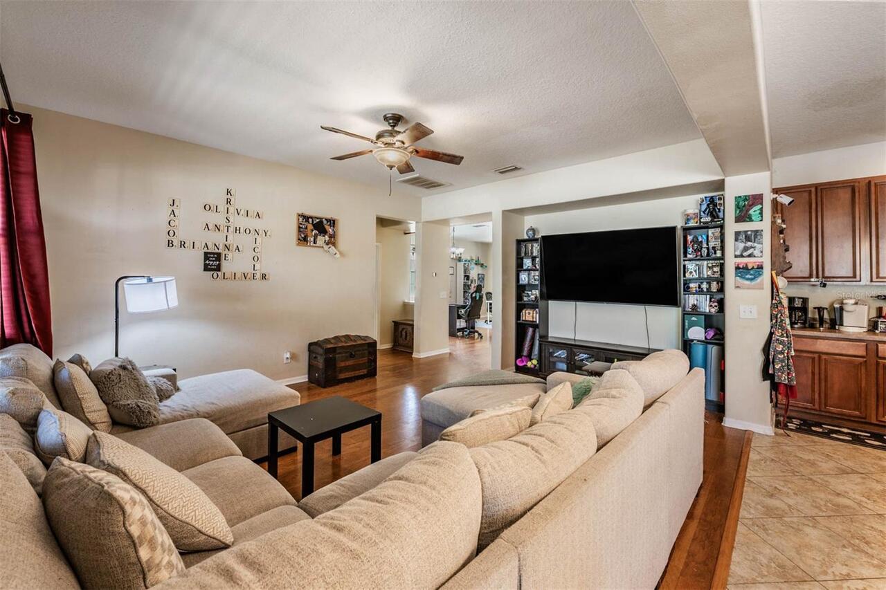 Listing Photo 9