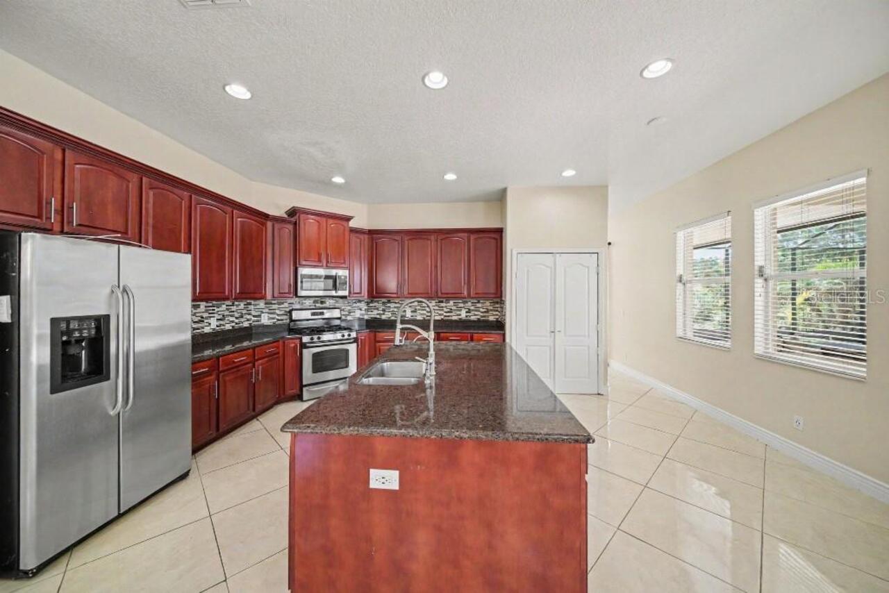 Listing Photo 14