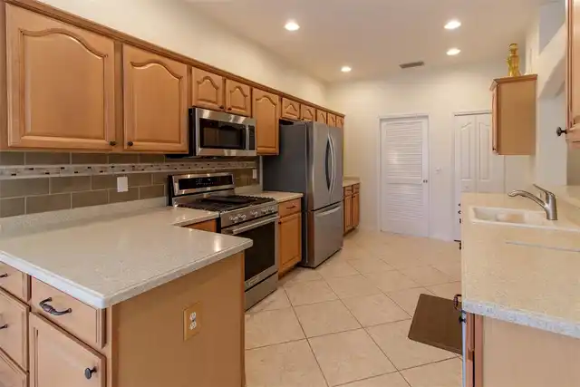 Listing Photo 9