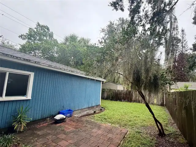Listing Photo 9