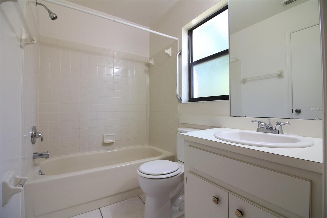 Listing Photo 12