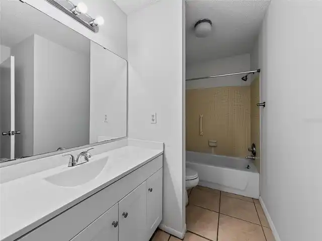 Listing Photo 12