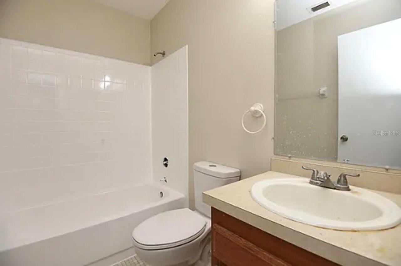 Listing Photo 10