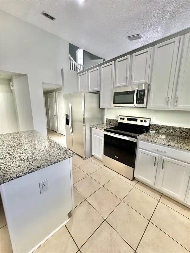Listing Photo 9