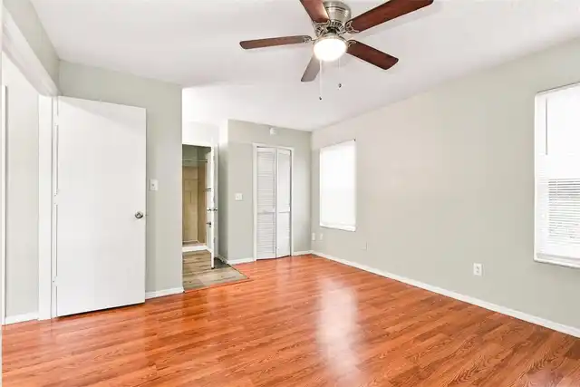Listing Photo 12