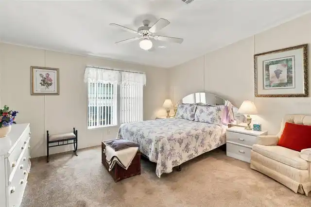 Listing Photo 12